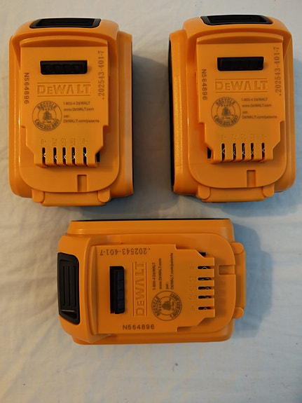 DeWalt akkut 5.0ah 20V.  Uudet 3 kpl