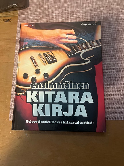 Ensimmäinen kitarakirja oppikirja