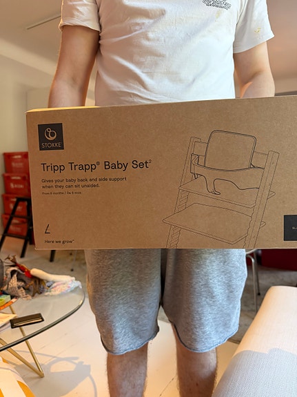 Avaamattomat babyset ja tarjotin Tripp Trappiin