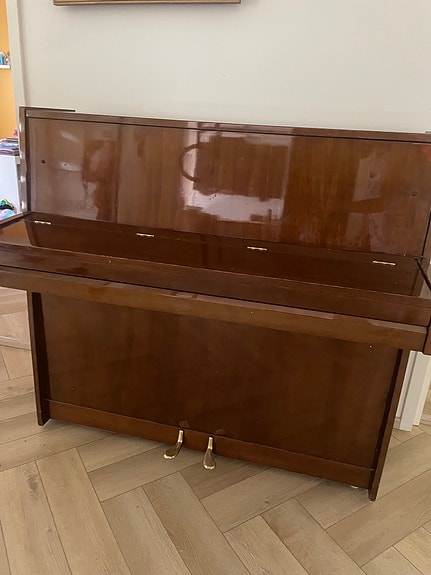 Kawai pystypiano ruskea