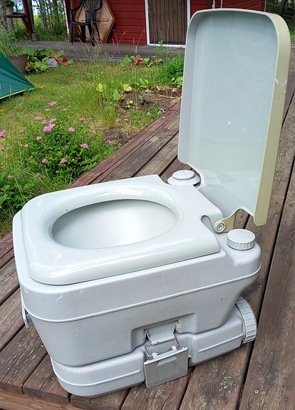 Kannettava kemiallinen wc harmaa
