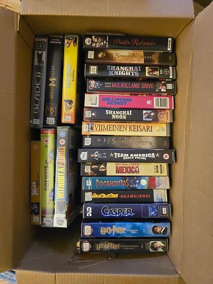 VHS-kokoelma 44 kasettia (Disney, LOTR, Matrix, klassikot)