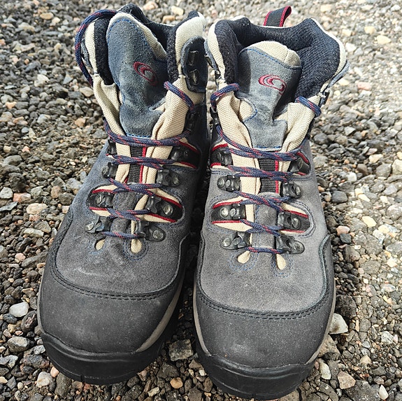 Salomon Gore-Tex talvikengät koko 40 naisten harmaat