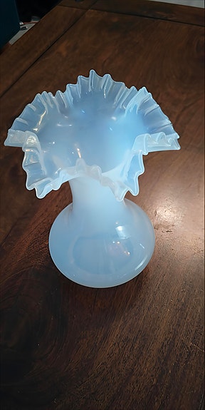 Vintage opaalilasi maljakko / Fenton-tyyli, 19cm, n. 1940-1960-luku