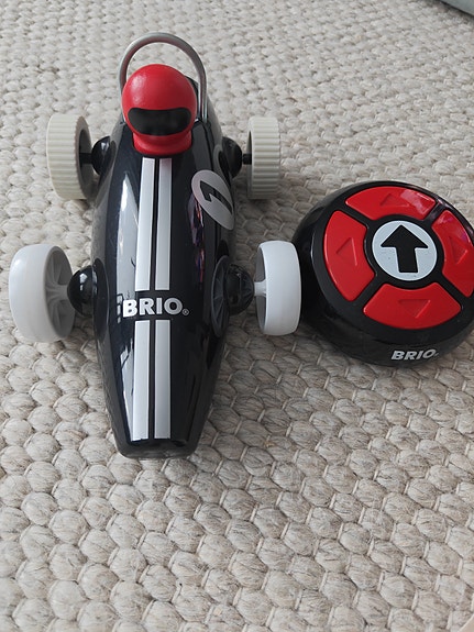 BRIO kauko-ohjattava kilpa-auto