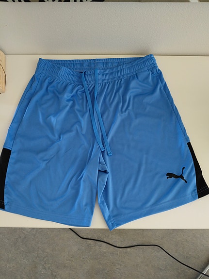 Puma urheilu shortsit