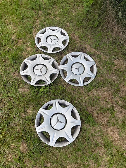 Mercedes-Benz alkuperäiset pölykapselit 15"