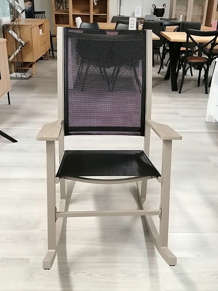 Suvituuli keinutuoli (värit: beige/musta ja musta)