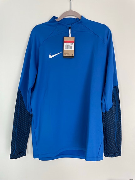 Nike tekninen paita