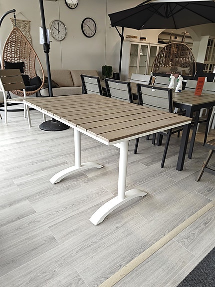 Suvi Cafe ulkopöytä 120x76 cm (värit: beige, beige/ valkoinen)