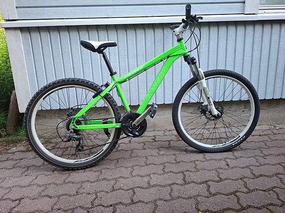 Insera lasten/nuorten maastopyörä 26" 15,5" runko