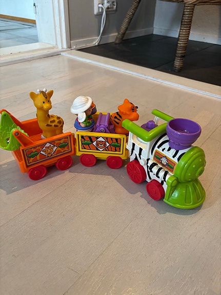 Fisher-Price Little People safari-juna eläinhahmoilla
