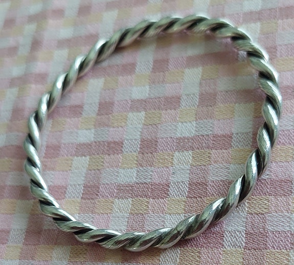 Hopeinen vintage rannerengas