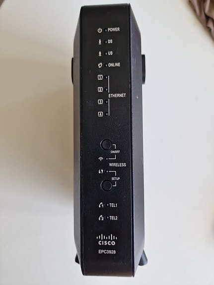 Cisco EPC3825AD kaapelimodeemi / reititin