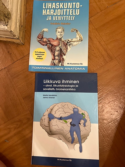 Toiminnallinen anatomia ja Liikkuva ihminen -kirjat