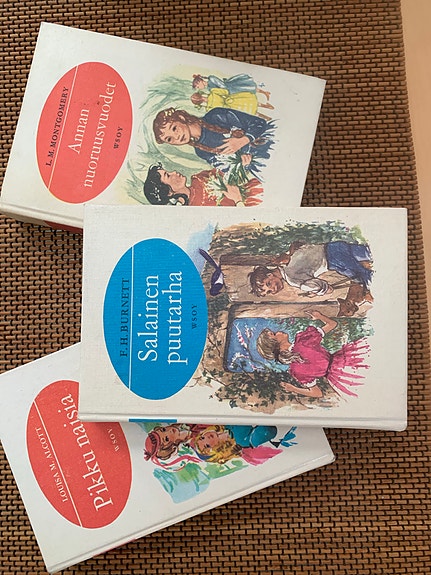 Lastenkirjat WSOY Pikku naisia, Salainen puutarha, Annan nuoruusvuodet