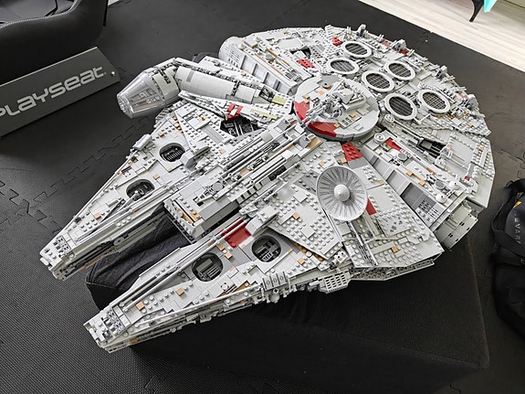 Lego UCS Millennium Falcon 75192