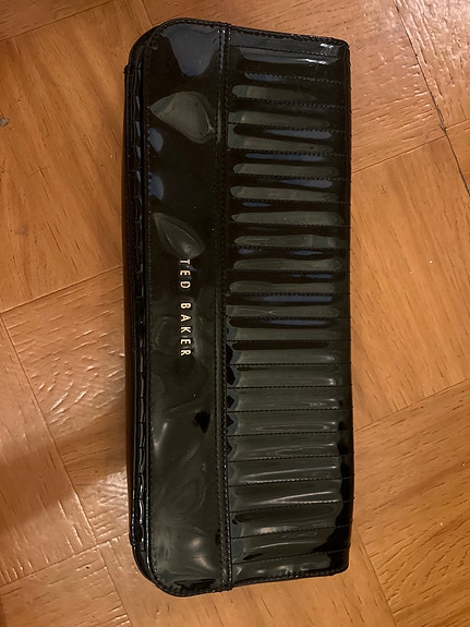 Ted Baker musta muovinen clutch-laukku naiset