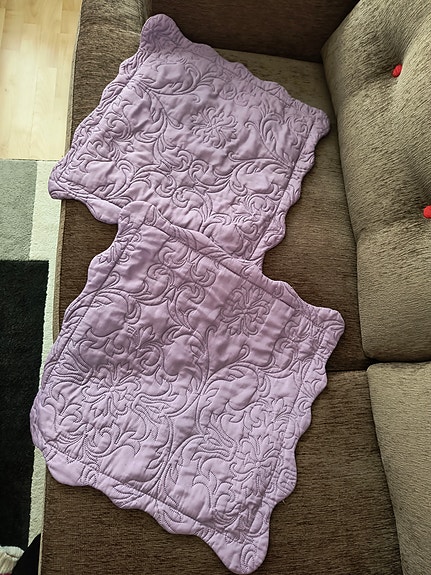 Violetit sohvatyynynpäälliset