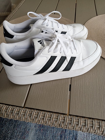 Adidas tennarit
