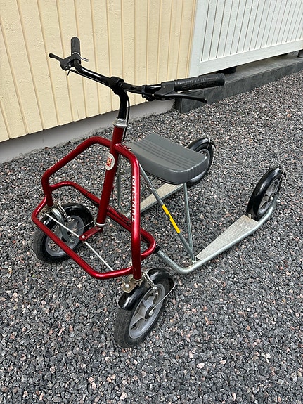 Tunturi potkupyörä istuimella