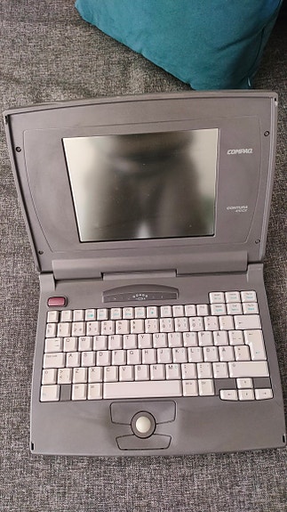 Läppäri 1992 - Compaq Contura 410cx