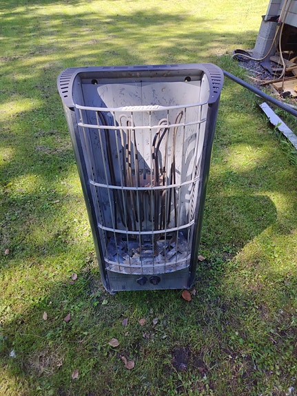 Sähkökiuas Harvia seinämalli musta
