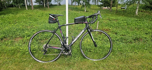 Merida maantiepyörä, renkaat 28", runkokoko 54 cm