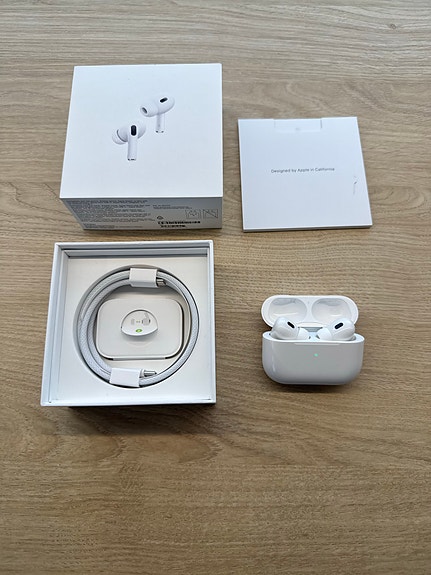 Apple AirPods Pro 2 MagSafe USB‑C kuulokkeet