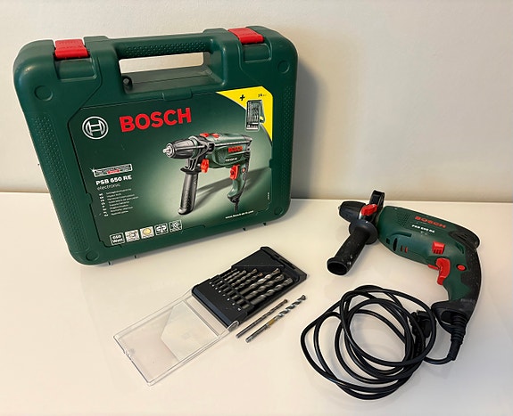 Bosch PSB 650 RE -iskuporakone ja poranteriä