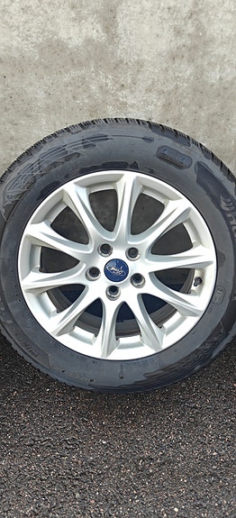 Ford 16" 5x108 alut Hankookin kitkoilla