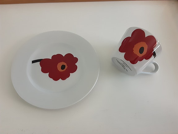 Marimekko Unikko kahvikuppi ja lautanen