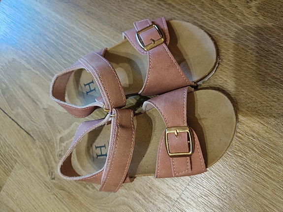 Tyttöjen sandaalit koko 26