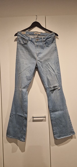 Levi's 725 high rise bootcut 31/32