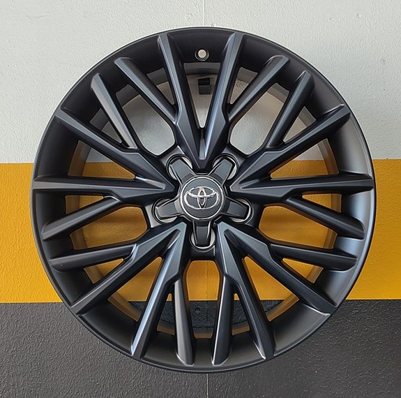 Toyota alkuperäiset vanteet 7×18 5×114,3 ET50 KR60,1