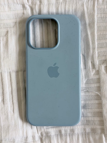 Apple iPhone 15 Pro MagSafe case sky blue