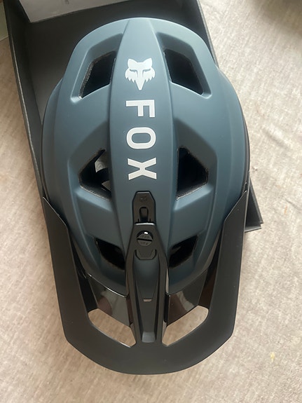 Fox MTB kypärä
