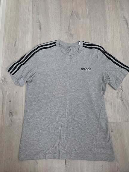 Miesten Adidas t-paita