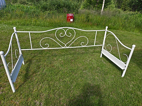 Metalli runkoinen sänky