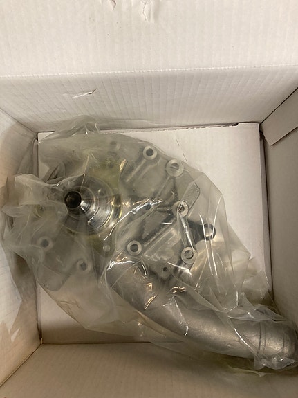 Mercedes 124/201 vesipumppu 1022005001