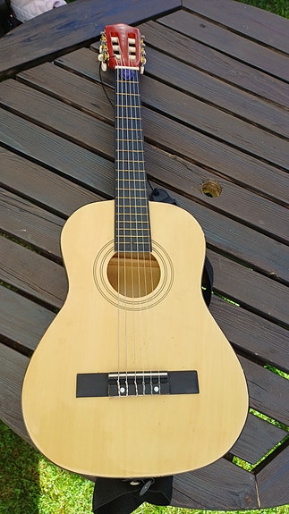 Lasten Bontempi- kitara