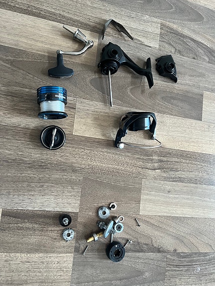 Shimano C3000 avokela osina