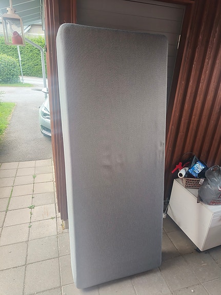 80cm leveä runkopatja jaloilla