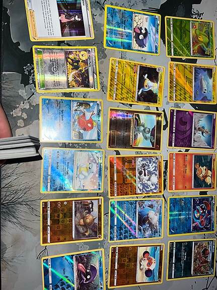 Holo/reverse holo pokemon kortteja