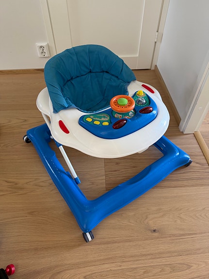 Vauva kävelytuki