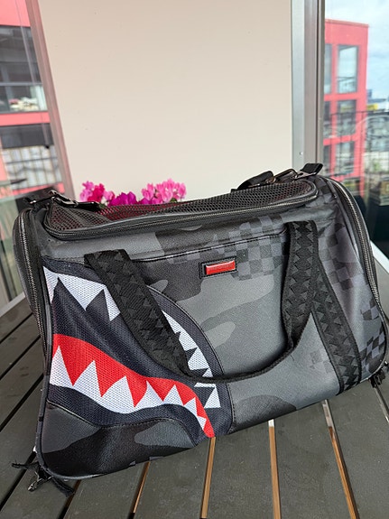 Sprayground / koiran lentolaukku / koiran kuljetuslaukku - vegaaninahkaa
