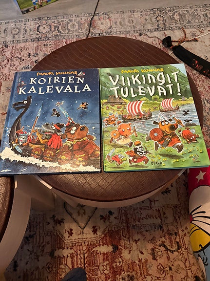 Mauri Kunnaksen kirjoja