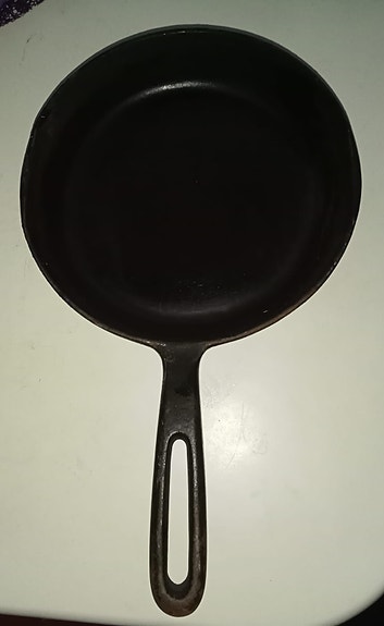 Valurautainen paistinpannu