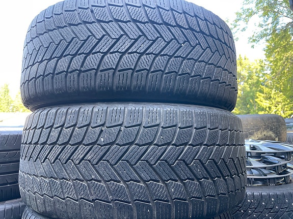 245/45r19 hyväk. Michelin X-Ice pohjoismaiset kitkarenkaat, 2 kpl.