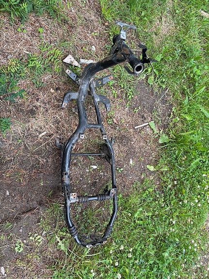 Yamaha Jog kilvellinen runko